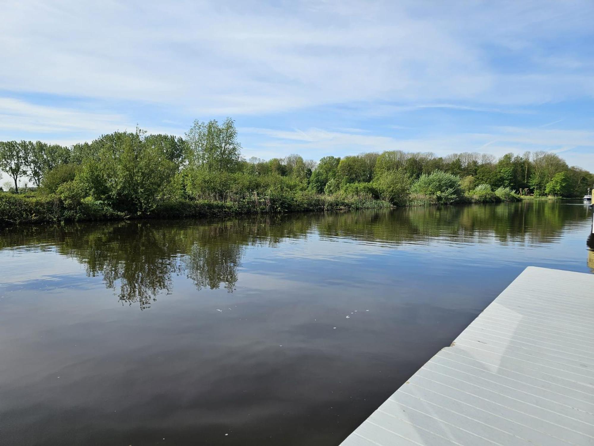 Luxe Woonboot In De Natuur Evt Met Console Bootje! Леуварден Екстер'єр фото
